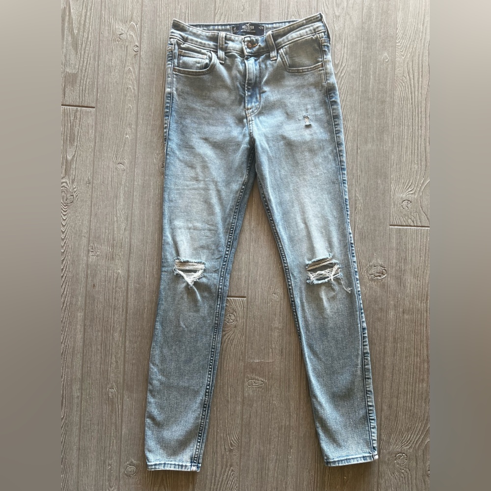 Hollister High Rise Super Skinny Distressed Light Blue Jeans Size 4R or 27R